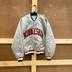 ITEM#33 felco sport jacket minnesota 1980s

Size XL 

24x26